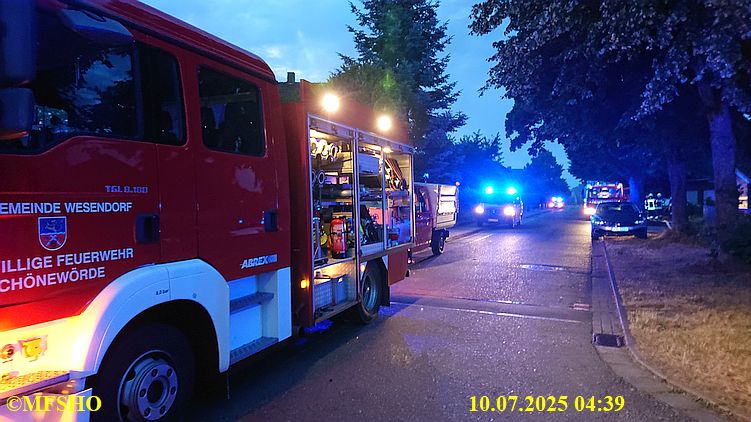 B_2 −−> B_4 Feuer Carport am Gebäude Wahrenholz Kampweg</b>